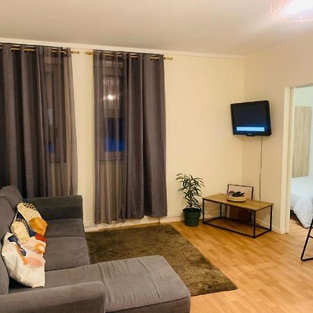 Appartement Calme Et Chaleureux Proche De Paris Курбьовоа Екстериор снимка