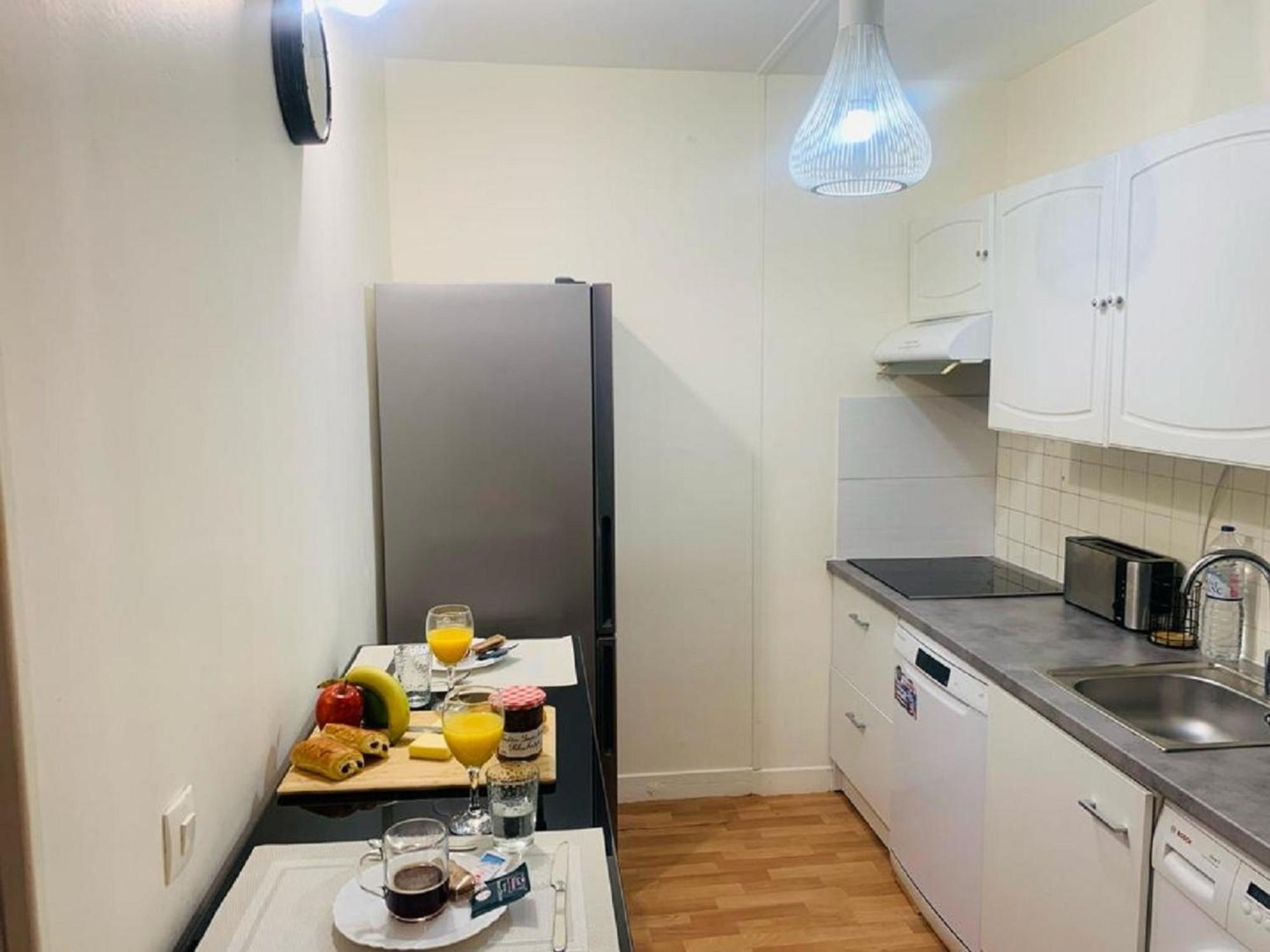 Appartement Calme Et Chaleureux Proche De Paris Курбьовоа Екстериор снимка