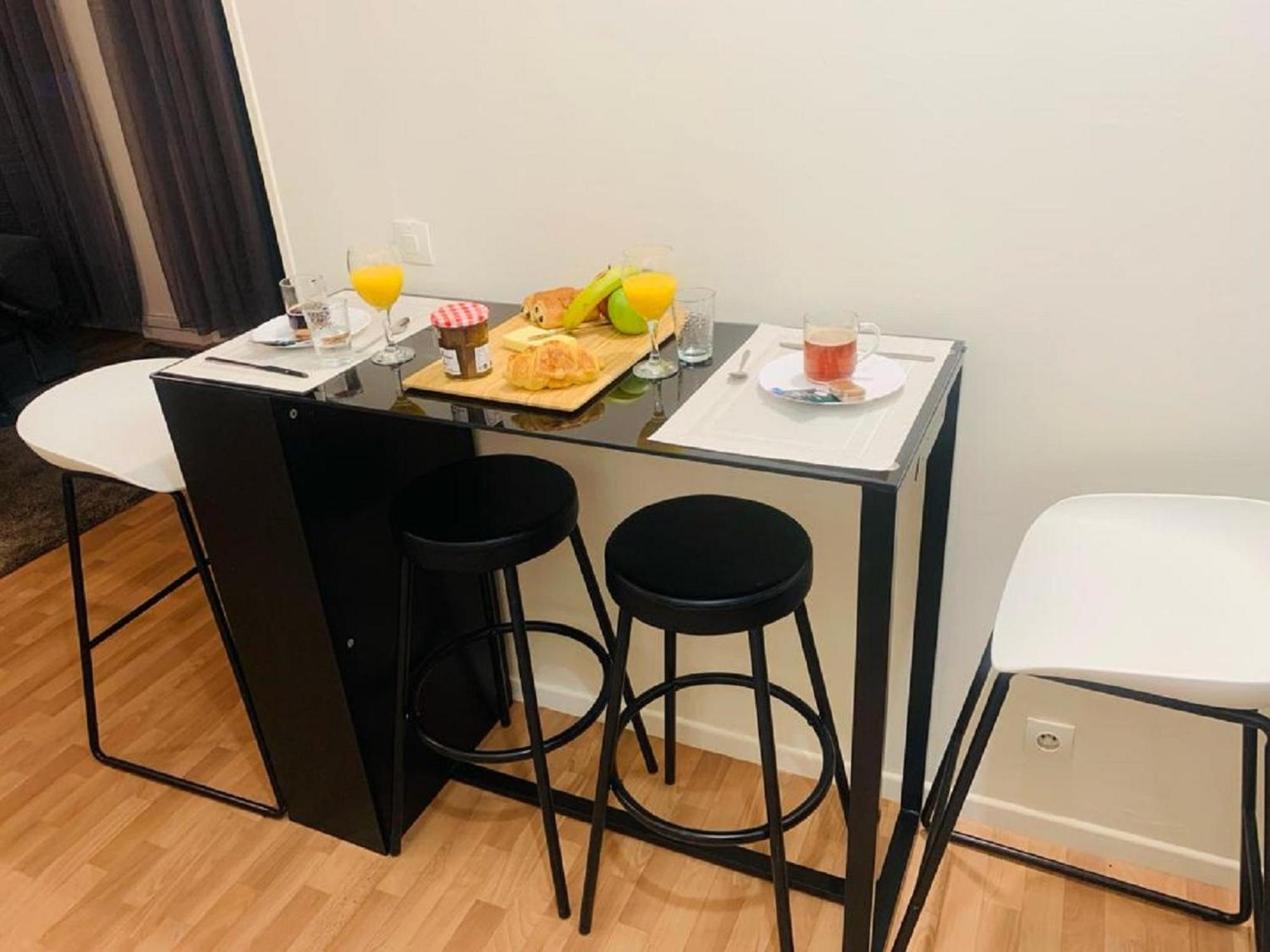 Appartement Calme Et Chaleureux Proche De Paris Курбьовоа Екстериор снимка
