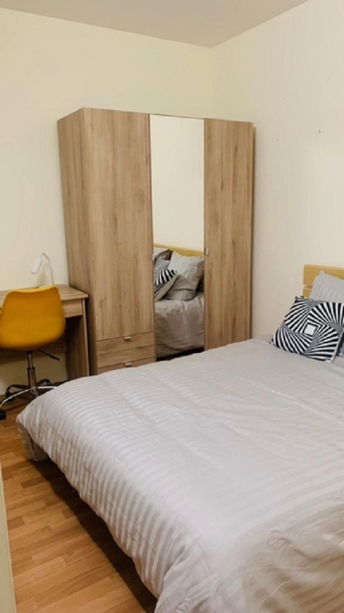 Appartement Calme Et Chaleureux Proche De Paris Курбьовоа Екстериор снимка